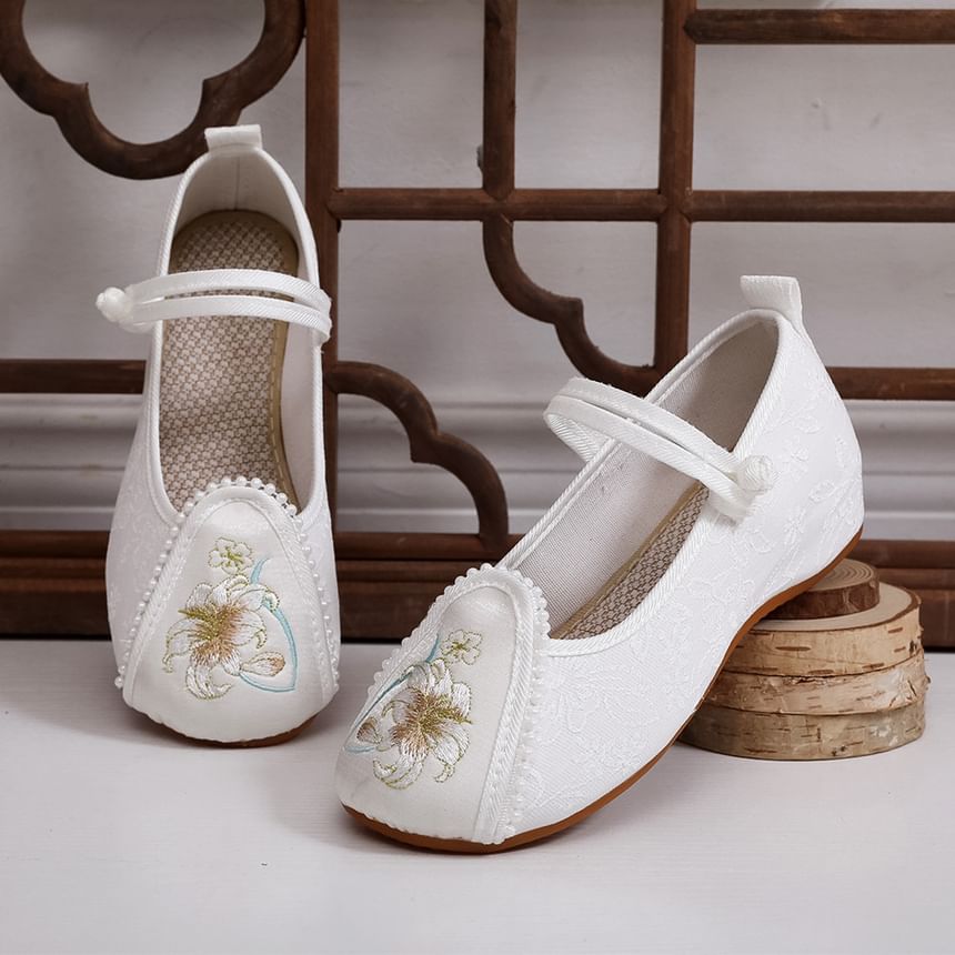 Floral Wedge Heel Embroidery Shoes