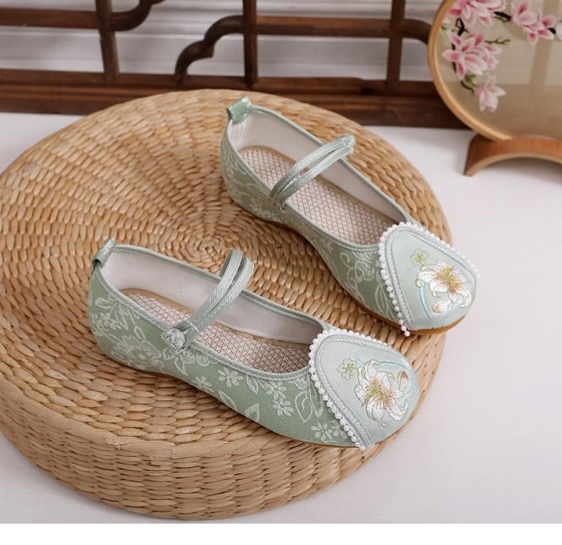 Floral Wedge Heel Embroidery Shoes