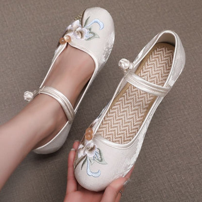 Heel Block Embroidered Shoes