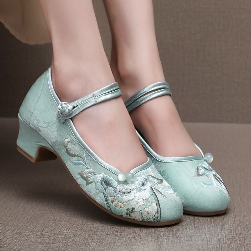 Heel Block Embroidered Shoes