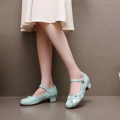 Heel Block Embroidered Shoes