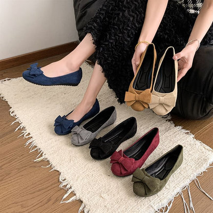 Plain Bow Flats Detail