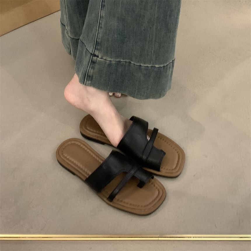 Slide Loop Toe Flat Sandals