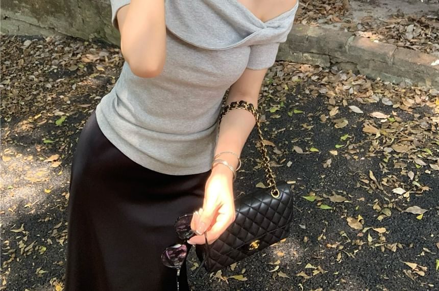 Off-Shoulder Fit T-Shirt Slim Short-Sleeve Twist
