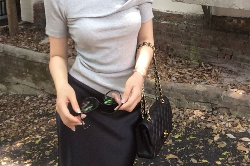 Off-Shoulder Fit T-Shirt Slim Short-Sleeve Twist