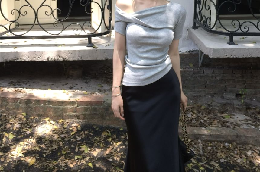 Off-Shoulder Fit T-Shirt Slim Short-Sleeve Twist