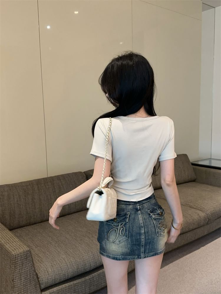 Short-Sleeve Plain Slim Tee Button V-Neck Fit Trim Lace