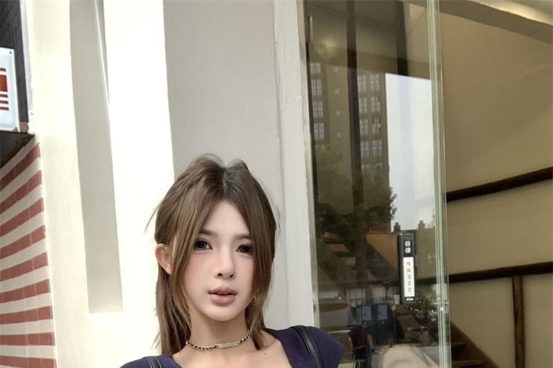 Plain Henley Slim Short-Sleeve Crop Fit T-Shirt