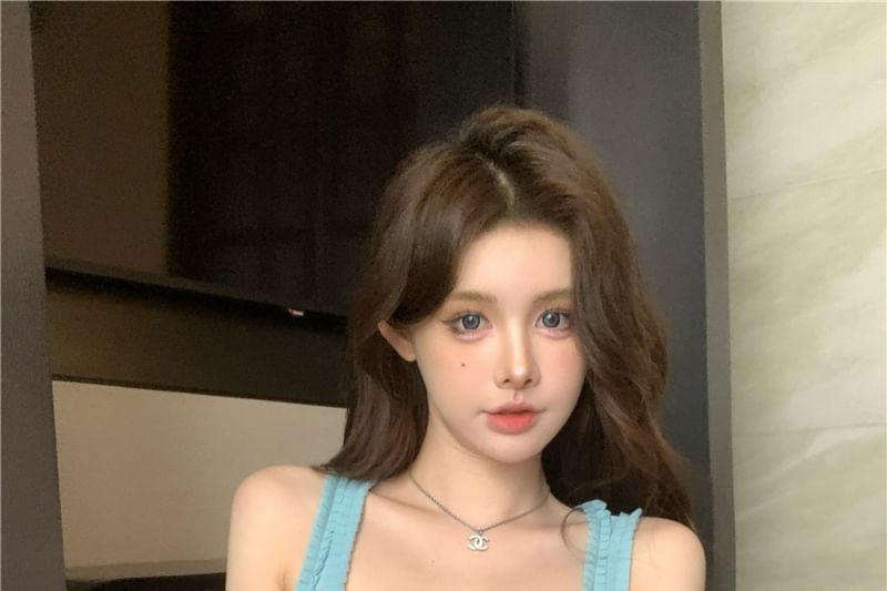 Trim Fit Slim Frill Rhinestone Tank Neck Square Top