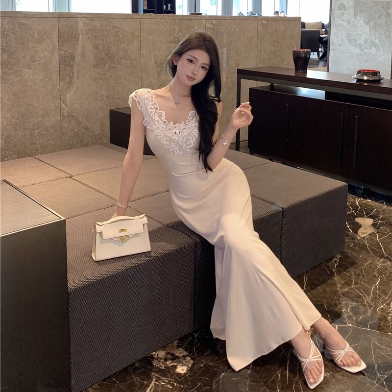 V-Neck Lace Dress Panel Maxi Sleeveless Mermaid