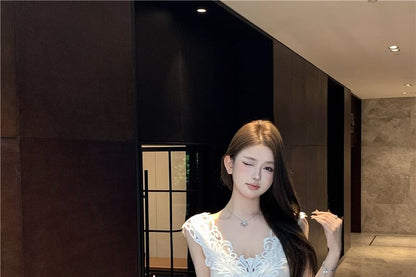 V-Neck Lace Dress Panel Maxi Sleeveless Mermaid