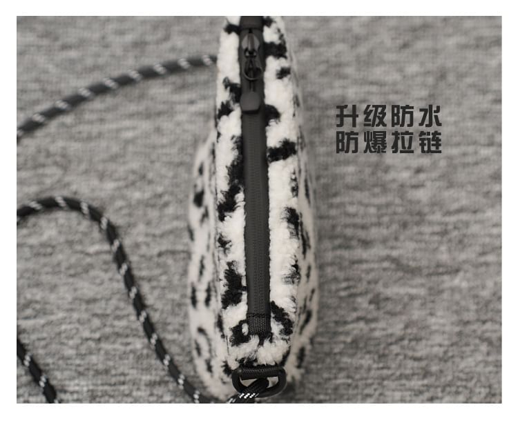 Crossbody Fleece Bag Applique