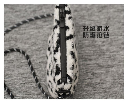 Crossbody Fleece Bag Applique