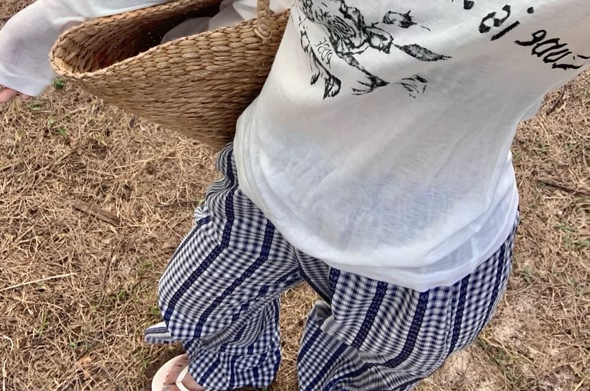 T-Shirt Lettering One-Shoulder Long-Sleeve