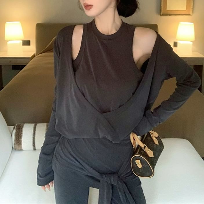 Neck Plain Mock Two-Piece Pants Long-Sleeve High Flared Waist / Crew T-Shirt