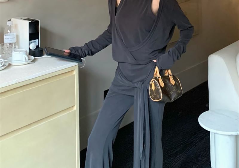 Neck Plain Mock Two-Piece Pants Long-Sleeve High Flared Waist / Crew T-Shirt