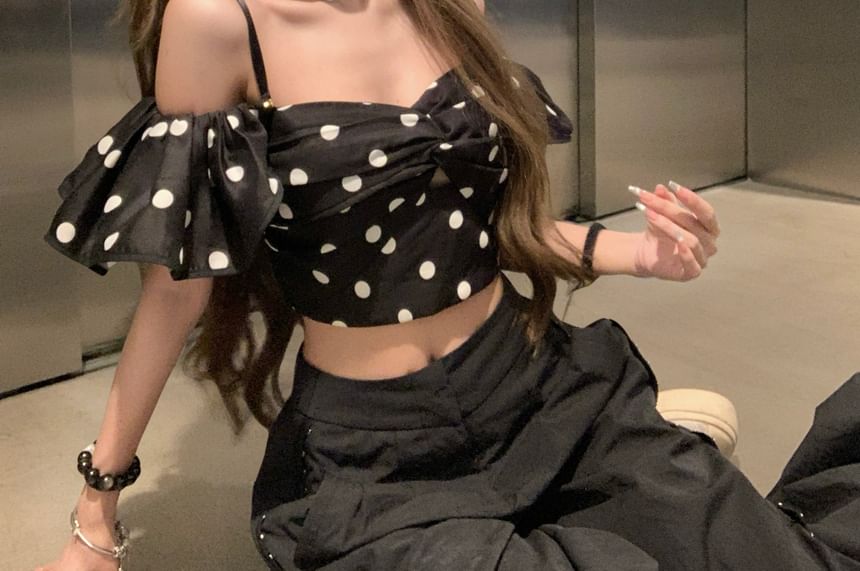 Shoulder Short-Sleeve Cold Dotted Top Crop