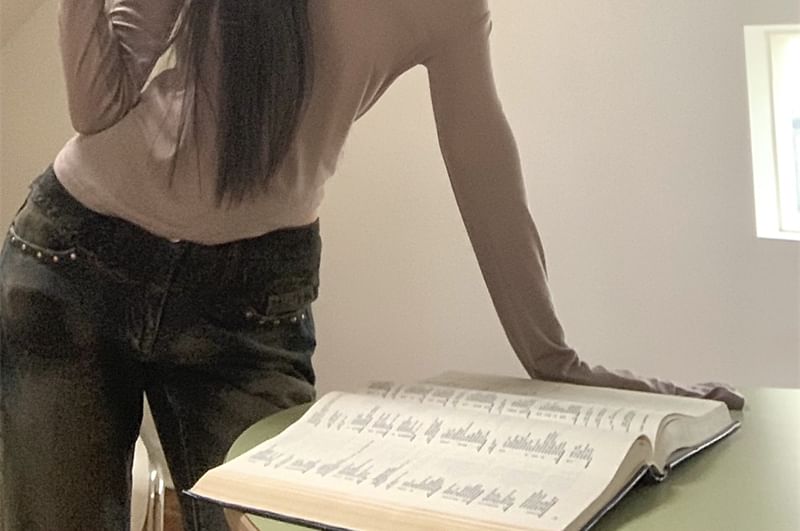 Off Plain Top Shoulder Crop Long-Sleeve