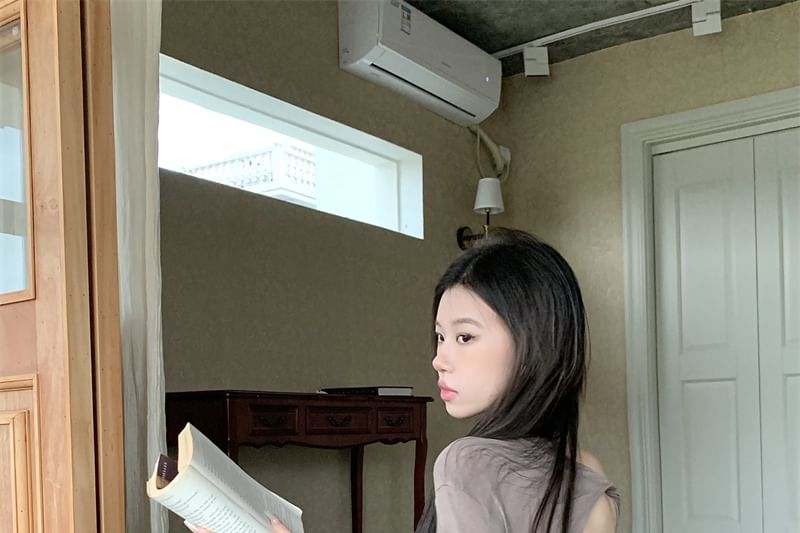 Off Plain Top Shoulder Crop Long-Sleeve