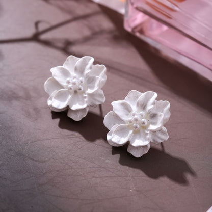 Flower Pearl Earring Faux Stud