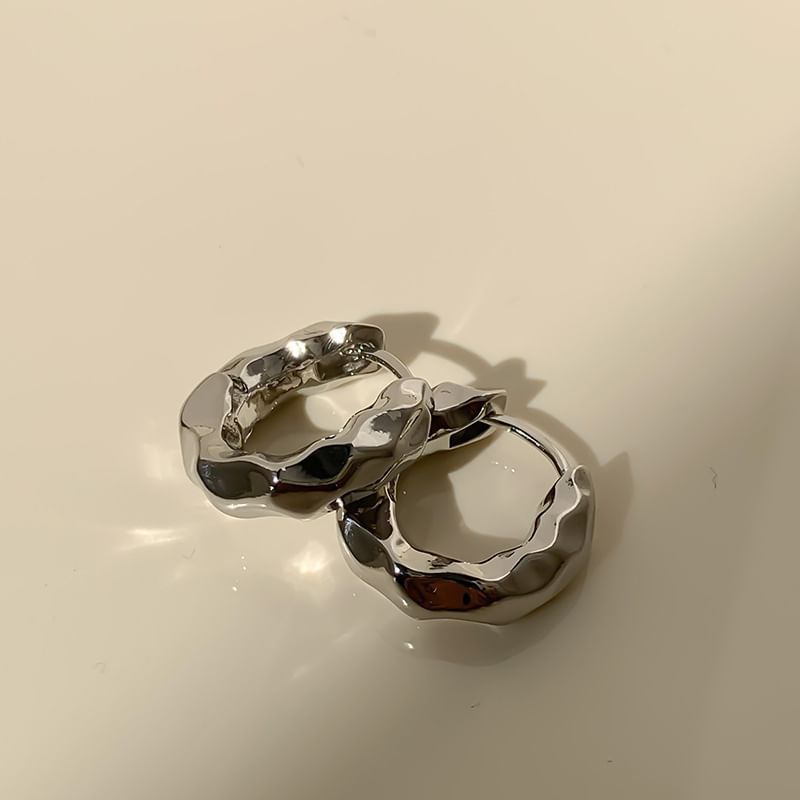 Huggie Earring Irregular