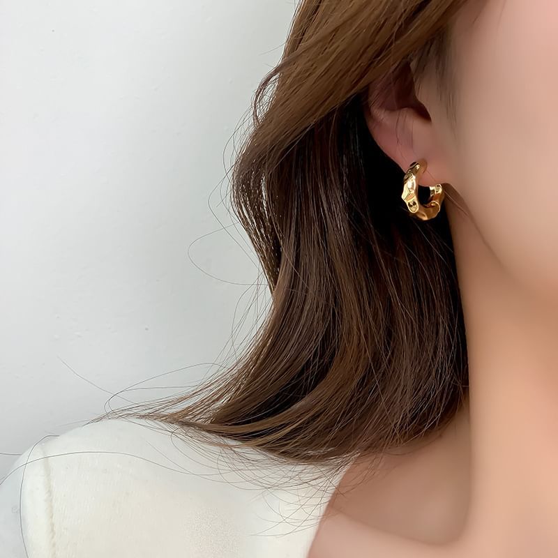 Huggie Earring Irregular