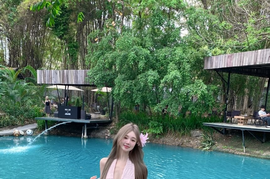 + Set: V-Neck Low Skirt Maxi Rise A-Line Halter Cropped Asymmetrical Top Plain