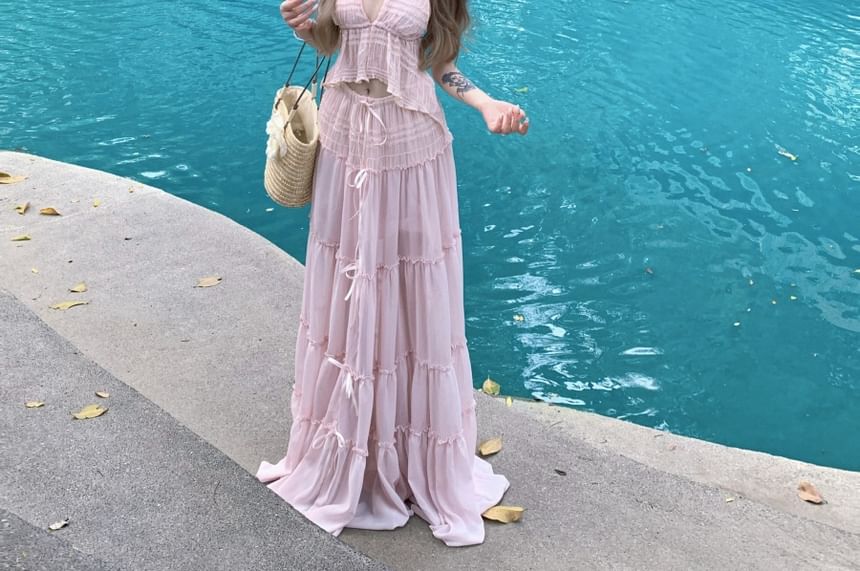 + Set: V-Neck Low Skirt Maxi Rise A-Line Halter Cropped Asymmetrical Top Plain