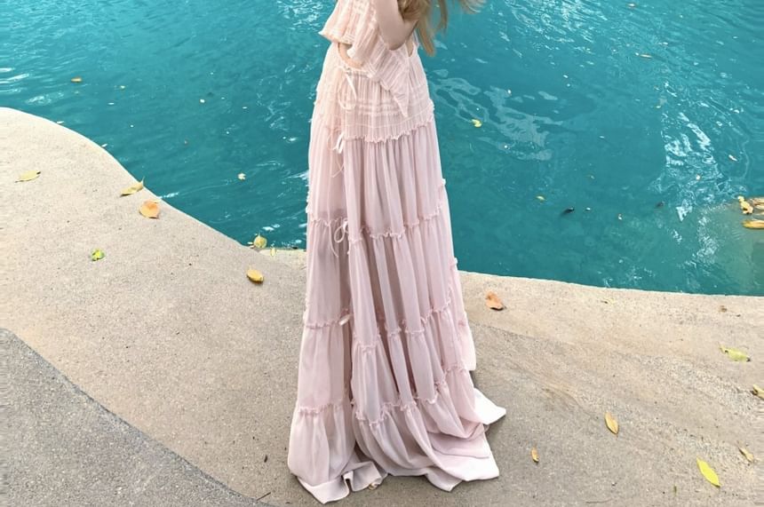 + Set: V-Neck Low Skirt Maxi Rise A-Line Halter Cropped Asymmetrical Top Plain