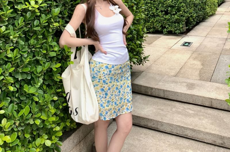 Skirt Flower Neck Scoop Floral Detail / Top Halter High Rise Pencil Plain Mini