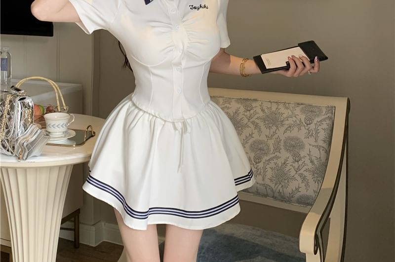 T-Shirt Collar Letter Embroidered Short-Sleeve