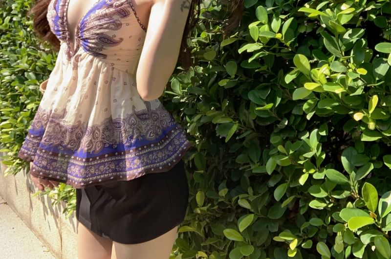 V-Neck Paisley Camisole Peplum Print Top