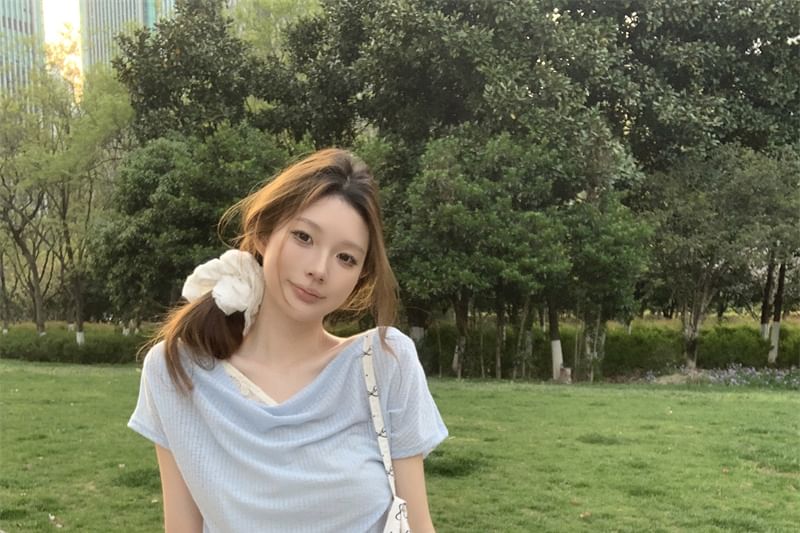 Plain Short-Sleeve Tee One-Shoulder