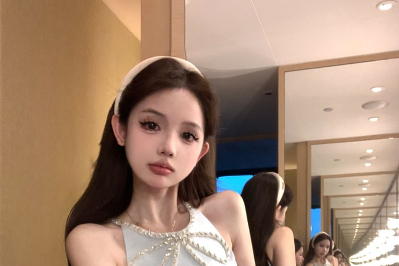 Halter-Neck Mini Rhinestone Dress Bow Slit A-Line