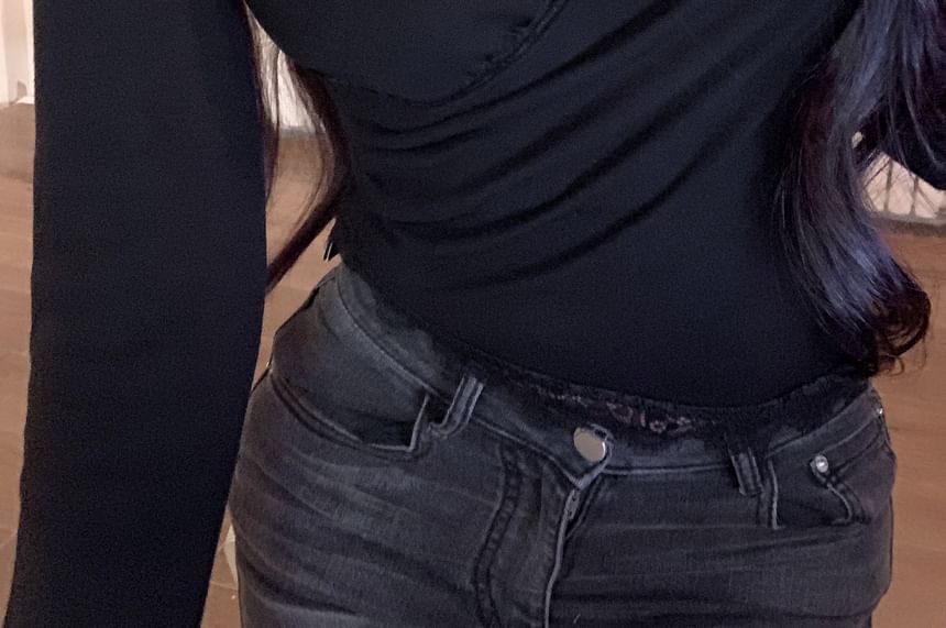 V-Neck Top Long-Sleeve Tee + Trim Set: Lace Halter-Neck Crop