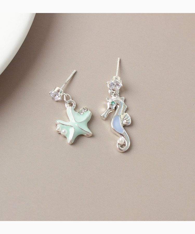 Asymmetrical Drop Rhinestone Star Clip-On / Earring