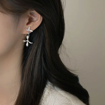 / Earring Clip-On Flower Drop