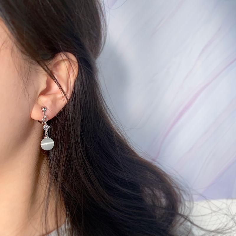 Earring (Various Faux Stone Dangle Cuff Alloy Designs) / Ear Eye Cat