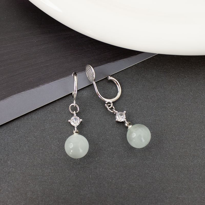 Earring (Various Faux Stone Dangle Cuff Alloy Designs) / Ear Eye Cat