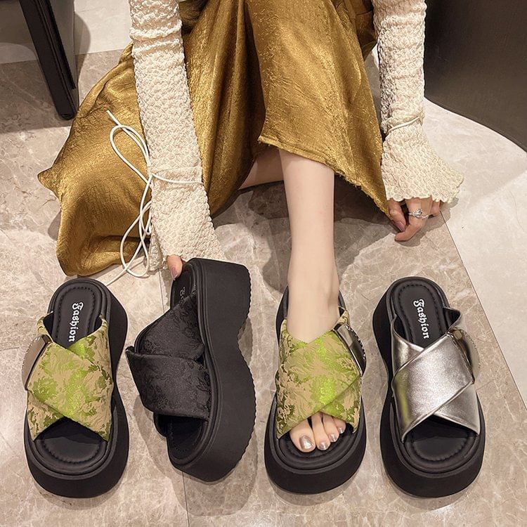 Strap Platform Cross Sandals