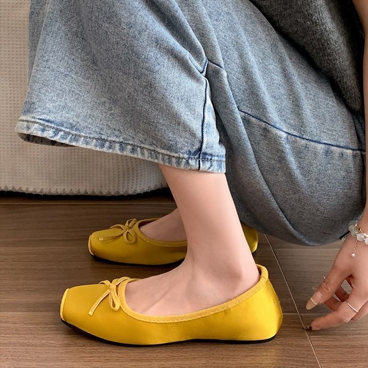 Ribbon Flats Toe Square Accent