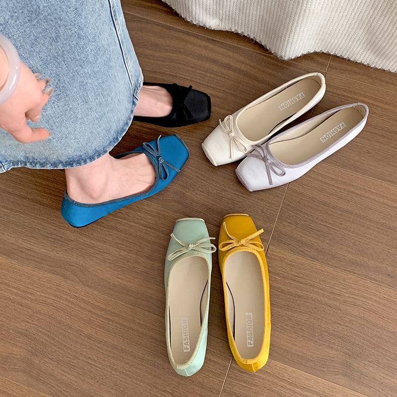 Ribbon Flats Toe Square Accent