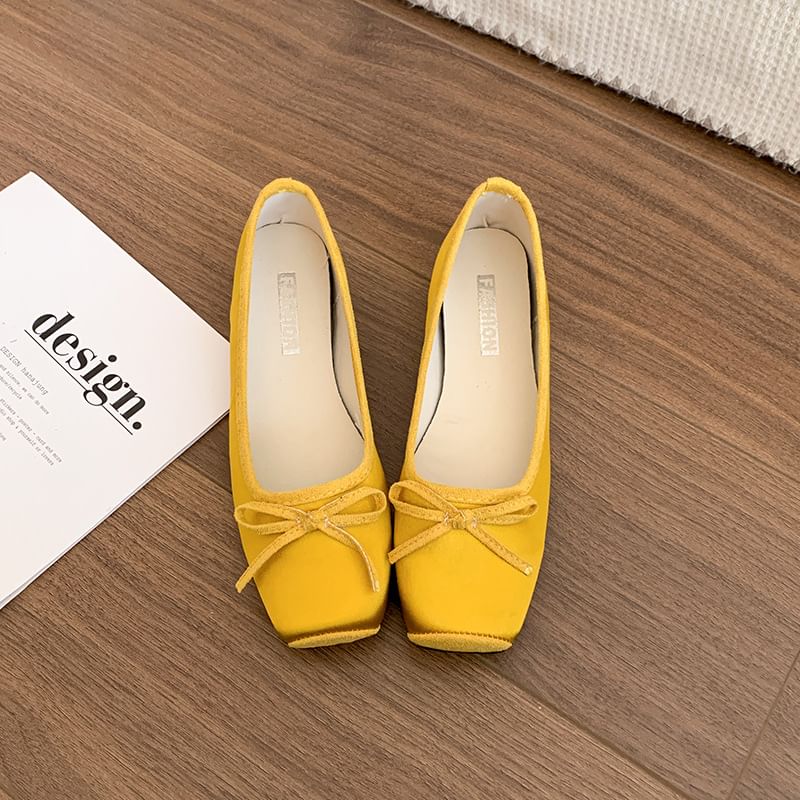 Ribbon Flats Toe Square Accent