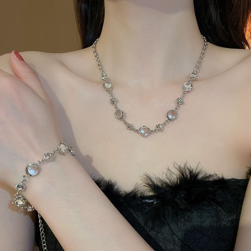 Bracelet / Alloy Choker Glass Bead Station