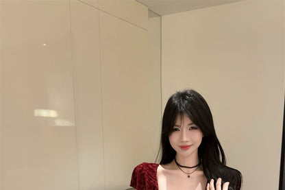 Lace Hem Neck Slit Short-Sleeve Top Square