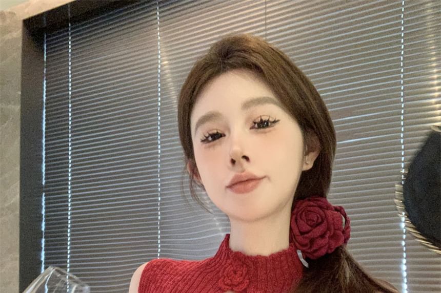 Sleeveless Top Knit Floral Mock Neck Crop Accent