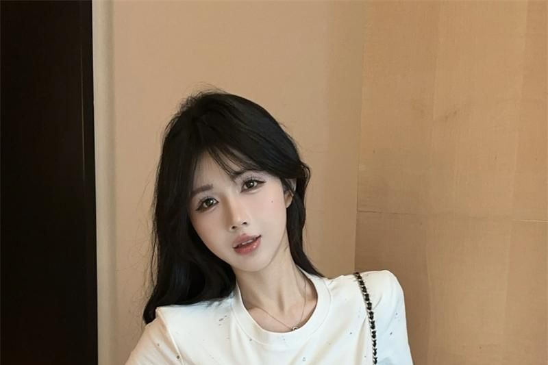 Sequin Slim Crop Short-Sleeve Fit Zipped Crew Neck Tee