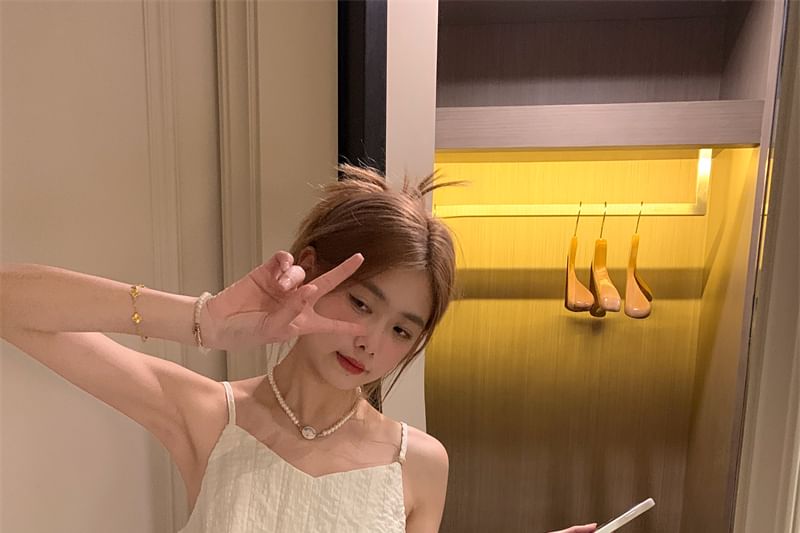 Flowy V-Neck Crop Plain Cami Top