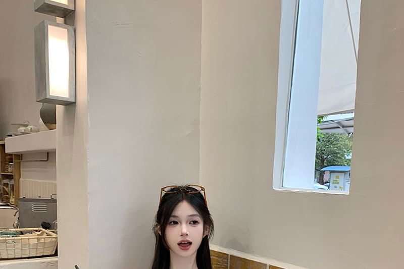 Lace Bow Fit V-Neck Slim Tank Top Trim