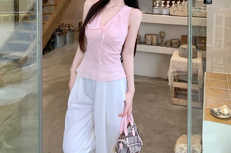 Lace Bow Fit V-Neck Slim Tank Top Trim